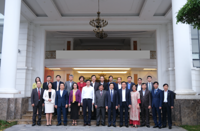 Thành viên Hội đồng và đại biểu tham dự trực tiếp Phiên họp XXI
