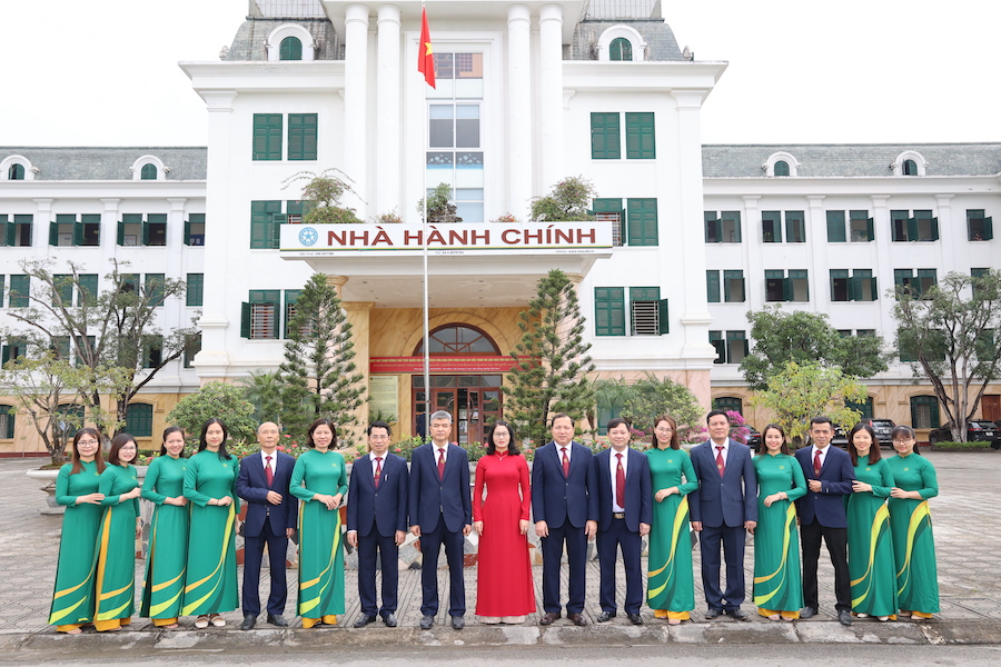 Các cán bộ hai đơn vị Trung tâm Đảm bảo chất lượng và Ban Thanh tra