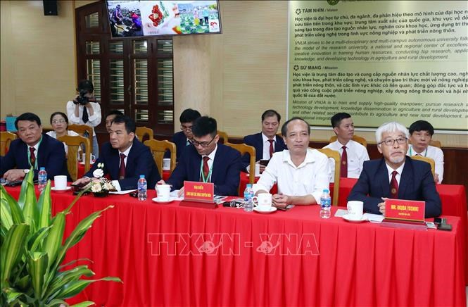 Các đại biểu tham dự buổi lễ. Ảnh: Phạm Kiên - TTXVN