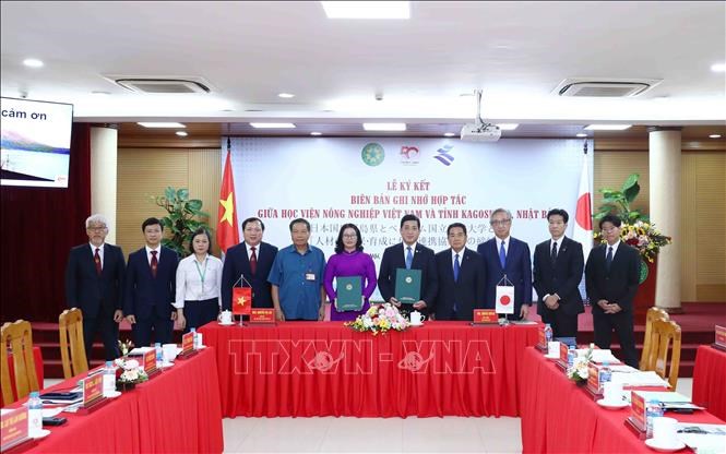  Lễ ký kết biên bản ghi nhớ hợp tác giữa Học viện Nông nghiệp Việt Nam và tỉnh Kagoshima, Nhật Bản. Ảnh: Phạm Kiên - TTXVN